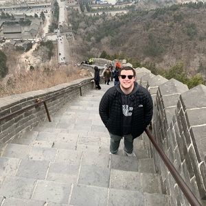 Meet your posher, Thomas.